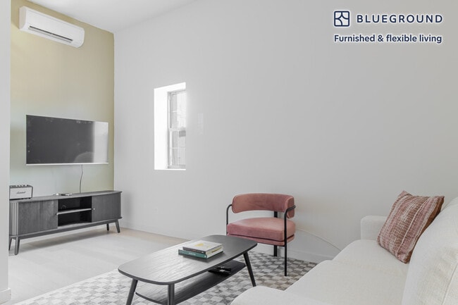 Photo - 131 Greenpoint Ave Unidad FL4-ID1896