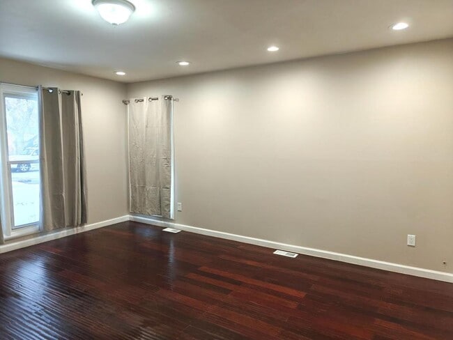 Photo - 7484 Affeldt St