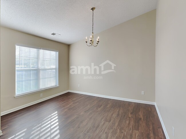 Photo - 1079 Chapel Creek Rd