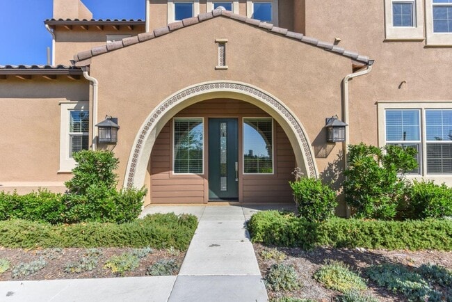 Photo - 4bd/4.5ba Single Family House w/ VIEW Gated Community Altair Irvine for rent