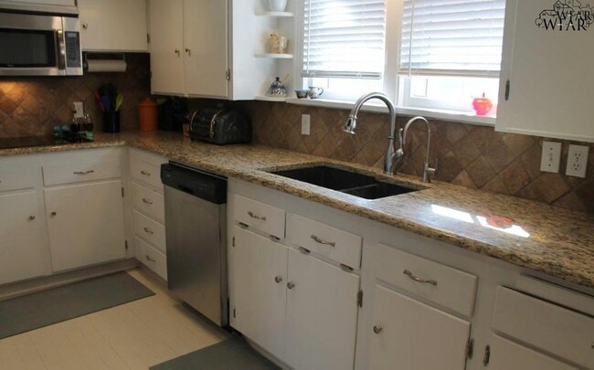Photo - 2406 Dartmouth St