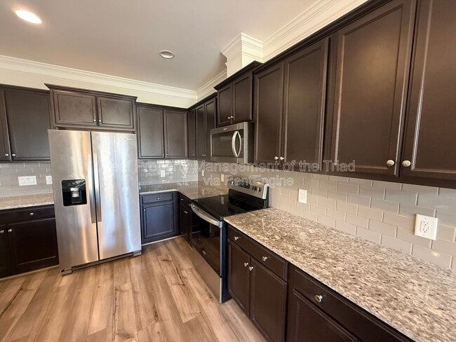 Photo - 3833 Thistleberry Rd