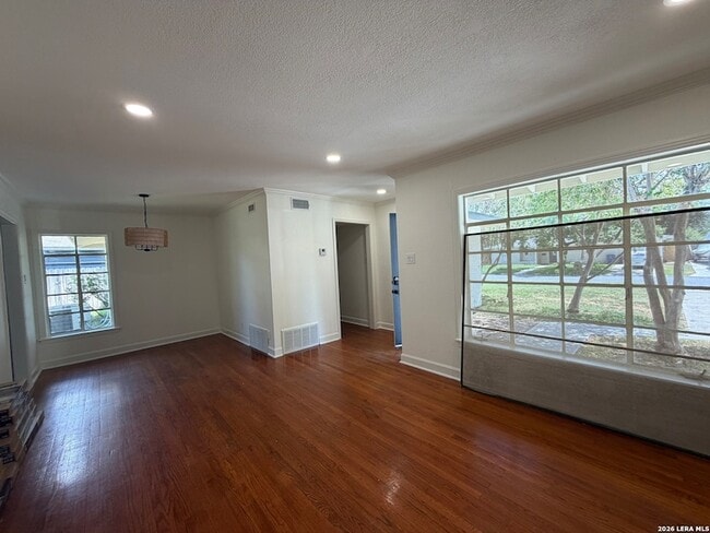 Photo - 543 Brightwood Pl