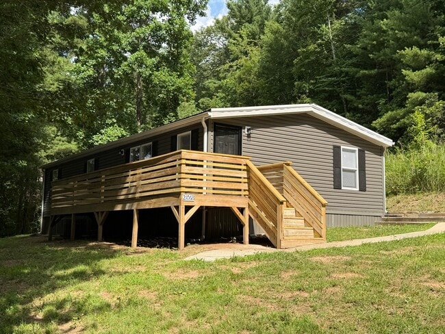 Building Photo - 2106 Wilson Rd