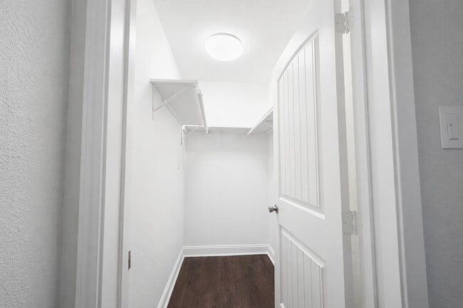 Photo - 8226 Harding St