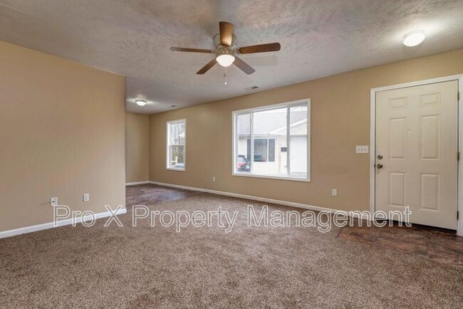 Photo - 642 N Belview Ave