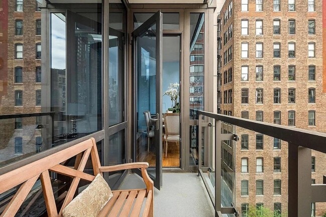 101 W 24th St Unit 12E