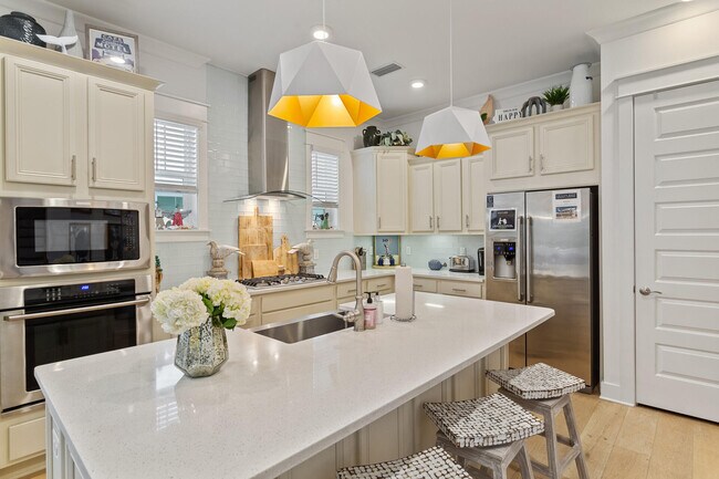 Photo - 125 Pine Lands Lp