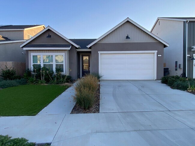 River Island Ranch home built by Lennar Av... - River Island Ranch home built by Lennar Av...