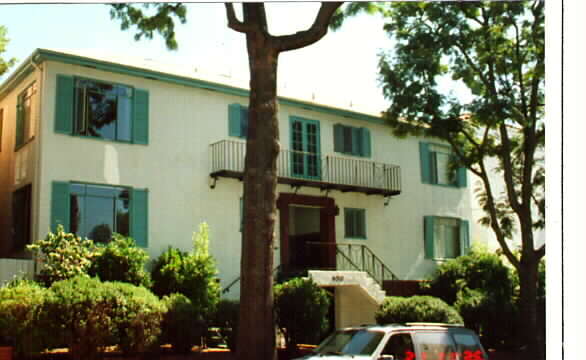 Photo - 650 Landfair Ave Apartments
