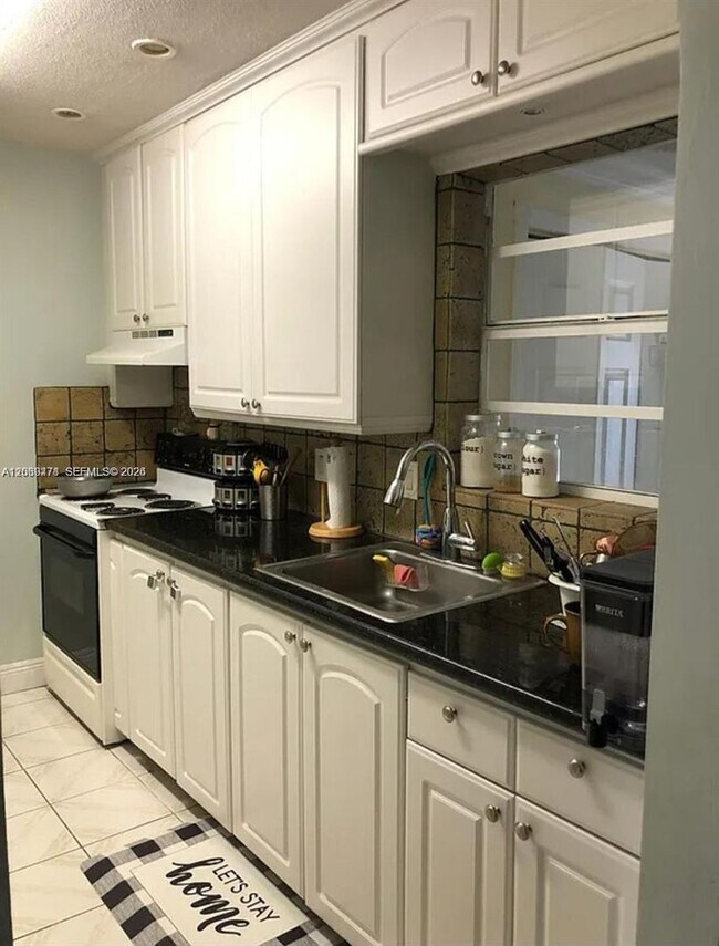 Photo - 5813 SW 140th Ave