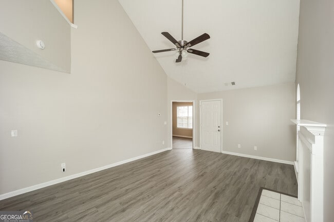 Photo - 8195 Mountain Pass