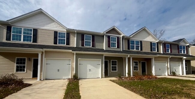 Photo - Two bedroom, 2.5 bath townhome in Ridge Creek, Whitsett