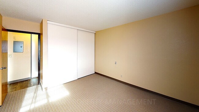 Missouri View Apartments