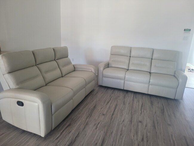 Photo - 41 Cabernet Dr