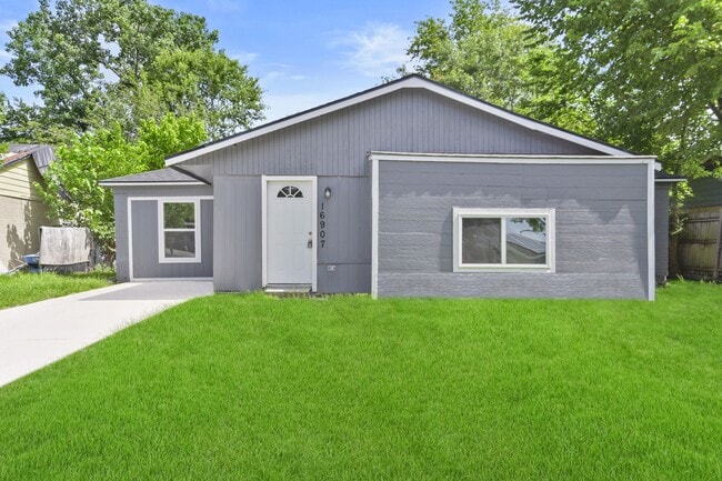 Building Photo - 16907 Argyle Rd Rental