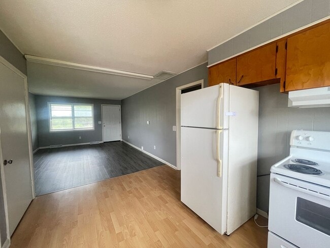 Photo - 4551 West Third Street Unidad A4