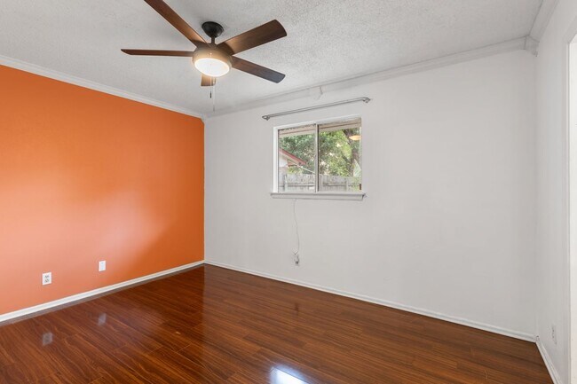 Photo - 7430 Saddlewood St