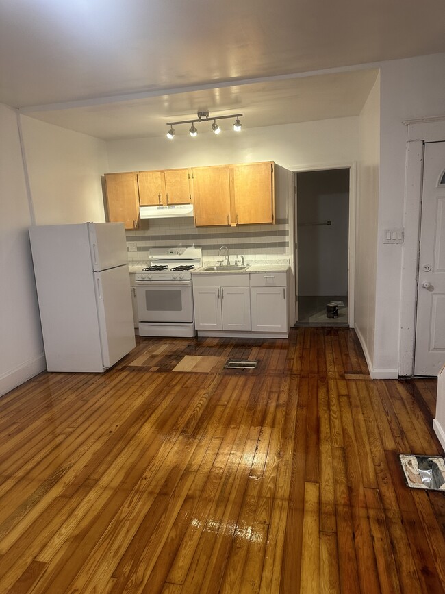 Kitchen - 1107 Wallis Ave Casa