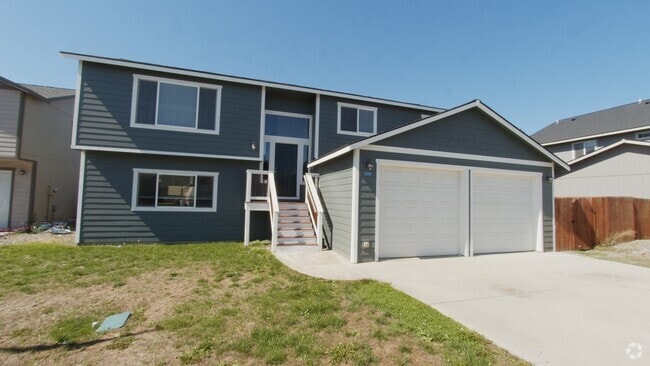Building Photo - Large Home for Rent in Currier Creek