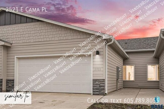 Building Photo - 2521 Cama Pl