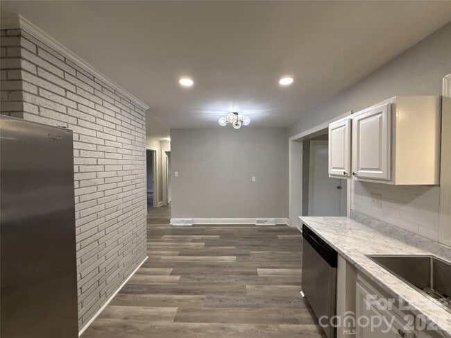 Photo - 2745 Dogwood Ave