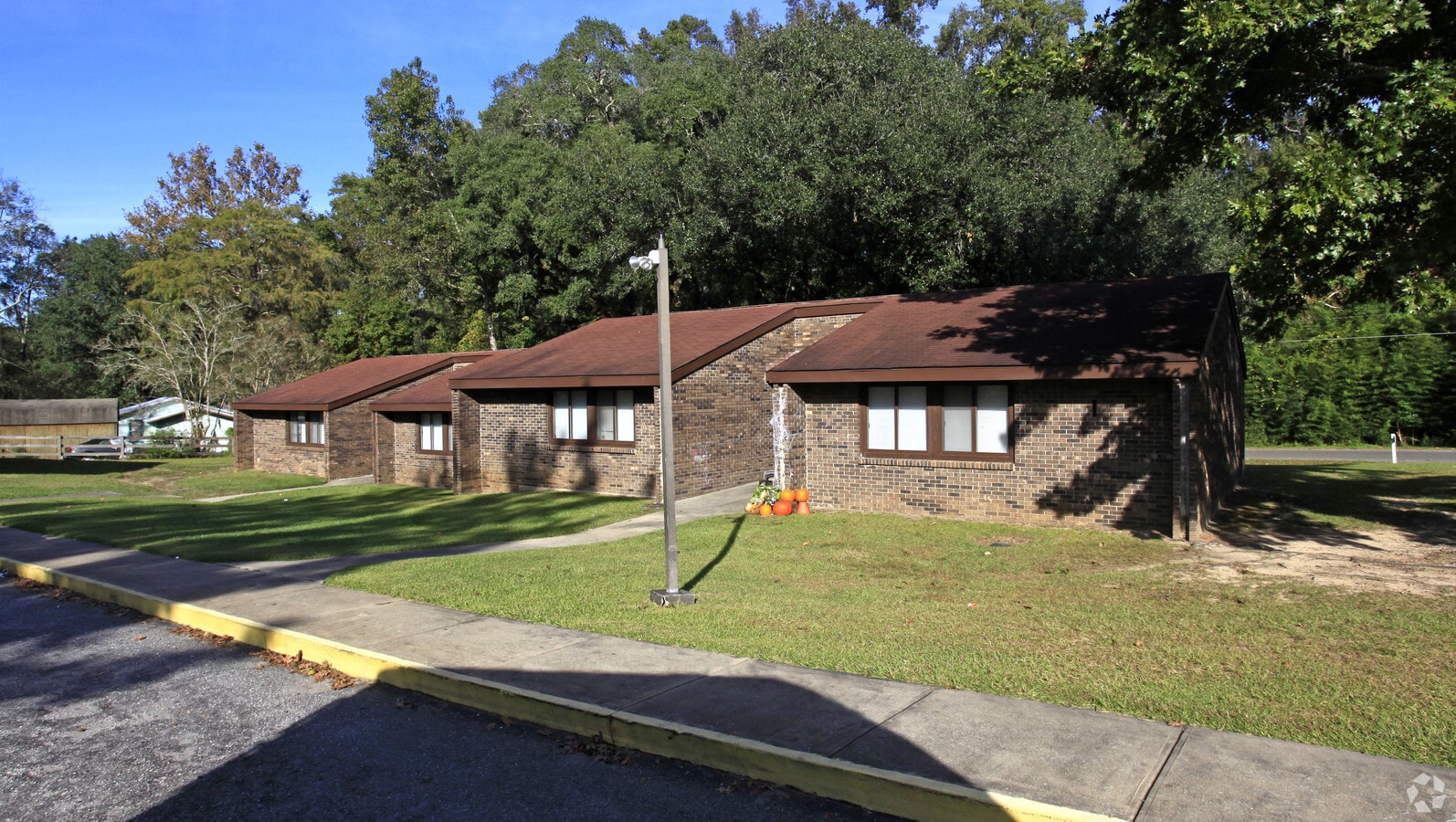 Photo - Willow Bend Apartments