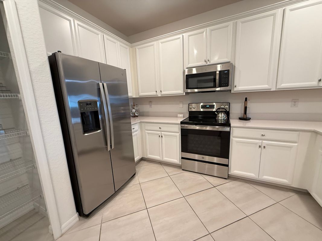 Photo - 2084 Wellington St