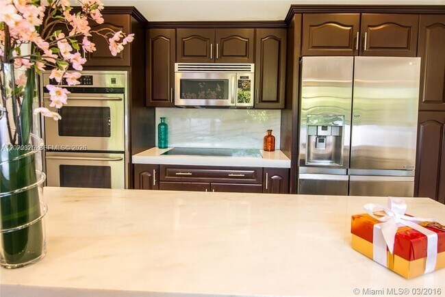 Photo - 931 Placetas Ave