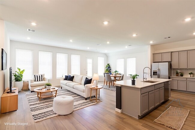 Building Photo - 705 Western Fern Rental