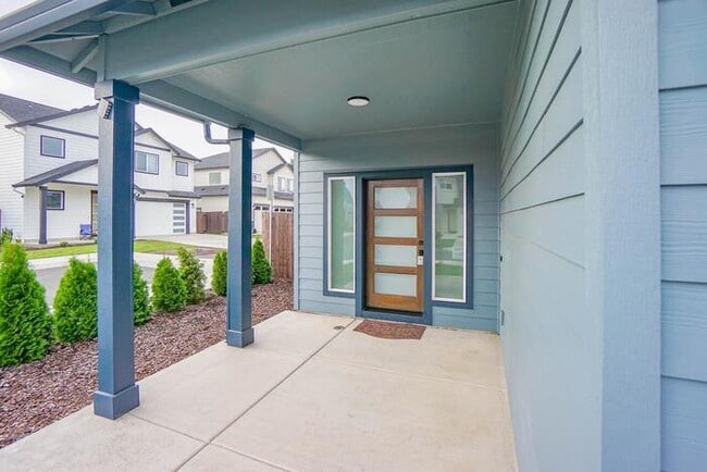 Photo - FOUR BEDROOM HOUSE IN VANCOUVER