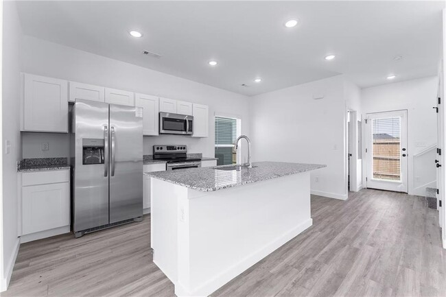 Photo - 940 Ventnor Ave House