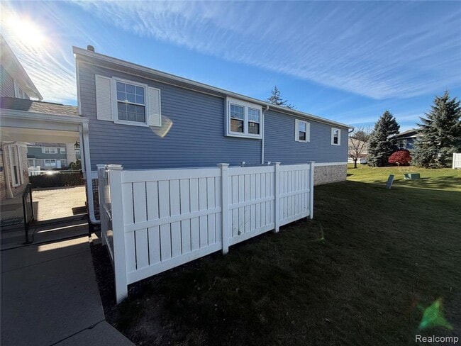 Photo - 20923 W Glen Haven Cir