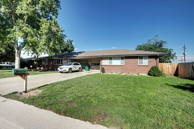 Lakewood! Walk to Belmar Town Center 3 bed... - Lakewood! Walk to Belmar Town Center 3 bed... House