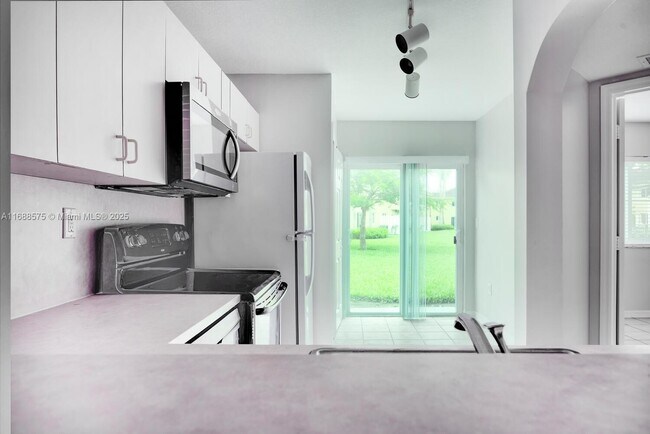 Photo - 3398 NE 9th Dr Unit 102