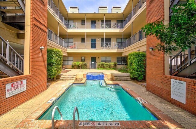 Building Photo - Windtree Condominium Unit 101