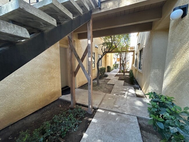 Building Photo - 3400 Sullivan Ct Rental