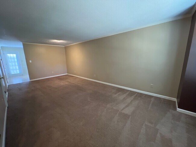 Photo - 2 Bedroom Community on the Corner of Baxte...