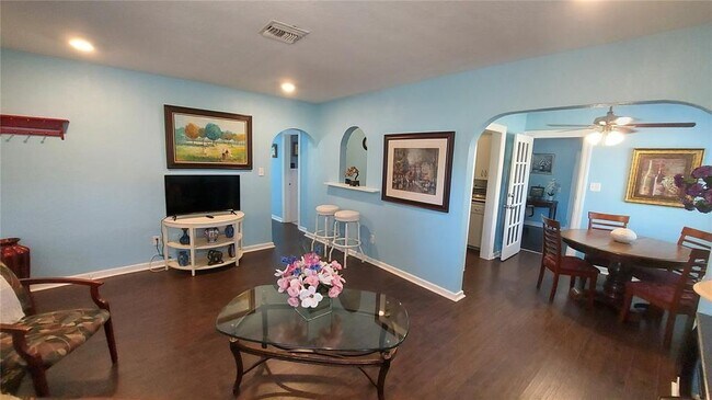 Photo - 110 N Crest Ave