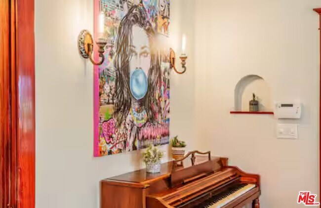 Photo - 4253 Fountain Ave