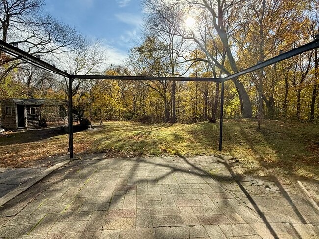 Secluded large back yard - 235 South St