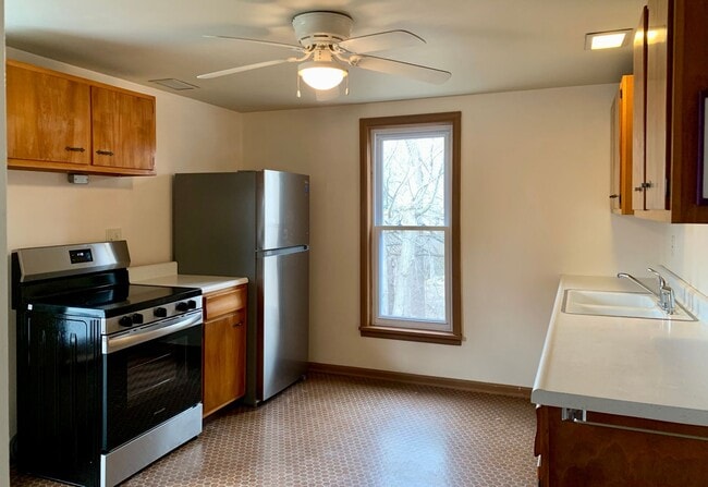 Photo - 284 Sycamore St Unidad A