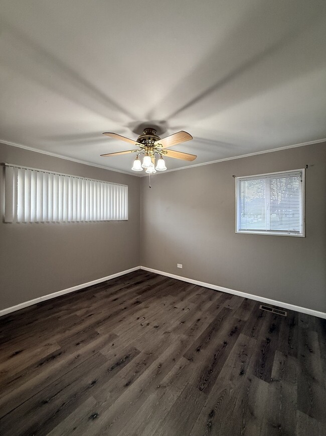 Photo - 471 Tomahawk St