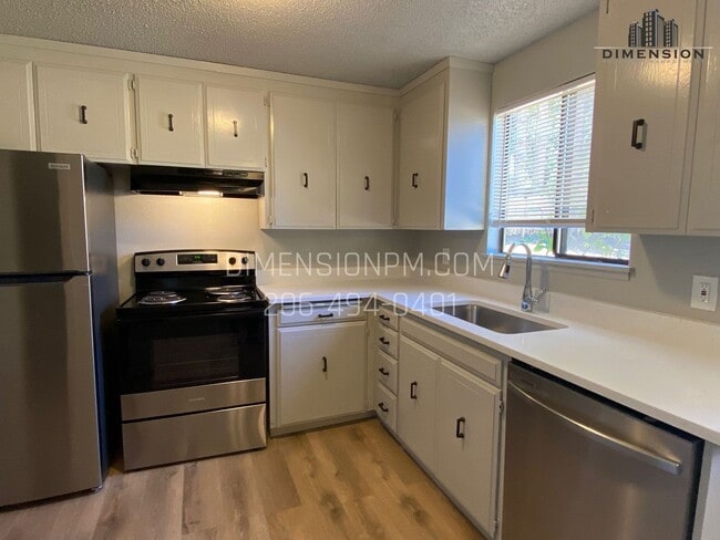 Photo - Olympia Townhouses 325 Pattison