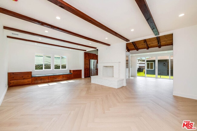 Photo - 749 N Niagara St