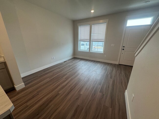 Photo - 6087 Northstead Ave