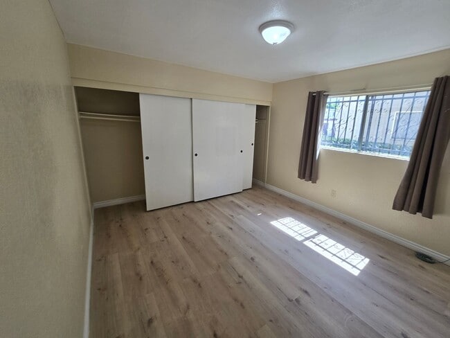 Building Photo - Newly Renovated 2 Bed / 2 Bath Downstairs ... Rental