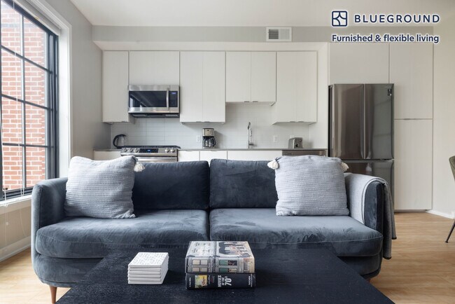 Photo - 2210 Wisconsin Ave NW Unidad SI FL3-ID963