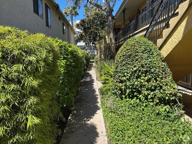 Building Photo - 4127 Florida St Unit 8 Rental