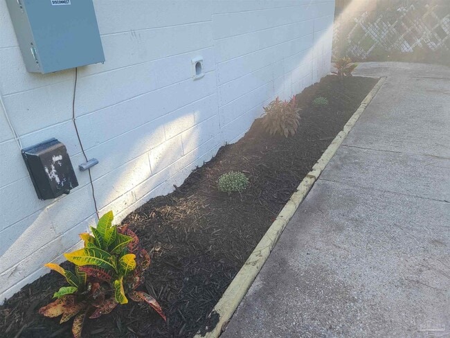 Photo - 115 Warwick Ave